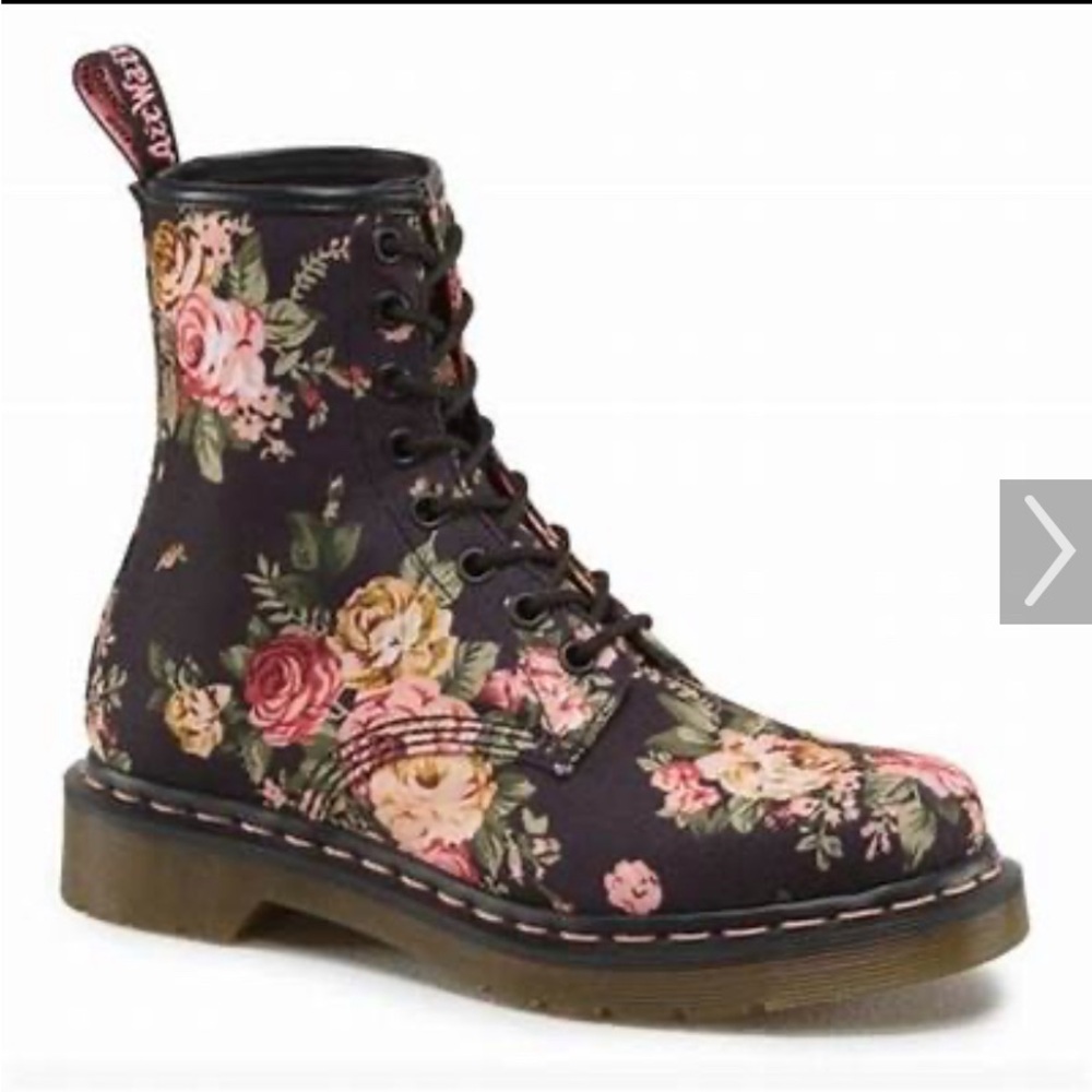 Dr. Martens Docs Victorian Rose vintage canvas boots